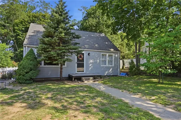 7 Dexter Street, Coventry, RI 02816