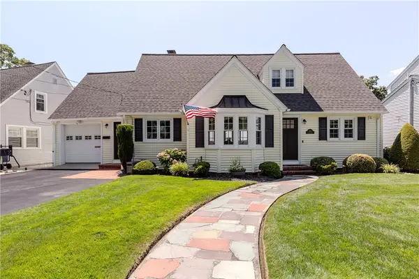 303 Gorton Lake Boulevard, Warwick, RI 02886