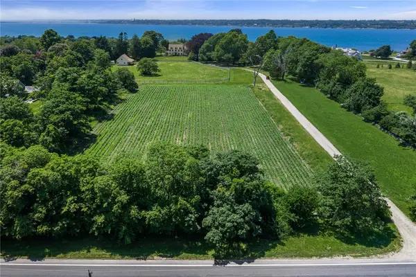 6 Bay Farm Lane, Little Compton, RI 02837
