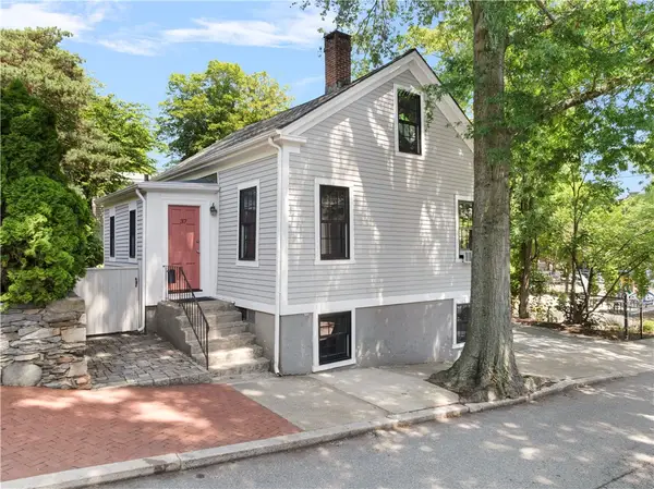 37 Arnold Street, Providence, RI 02906