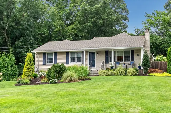 15 Macintosh Drive, Smithfield, RI 02828