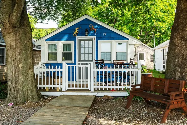 19 East Andrew Comstock Road, Warwick, RI 02886