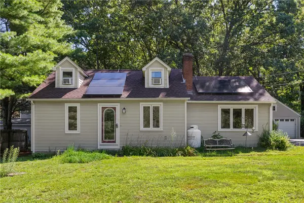 101 Hopkins Avenue, Johnston, RI 02919