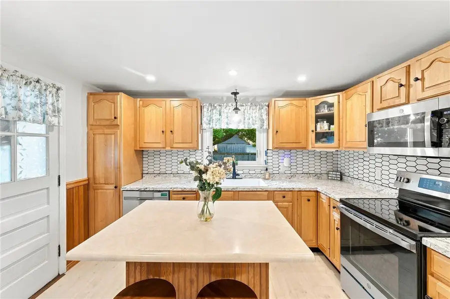 266 Morse Avenue, Warwick, RI 02886 - #3