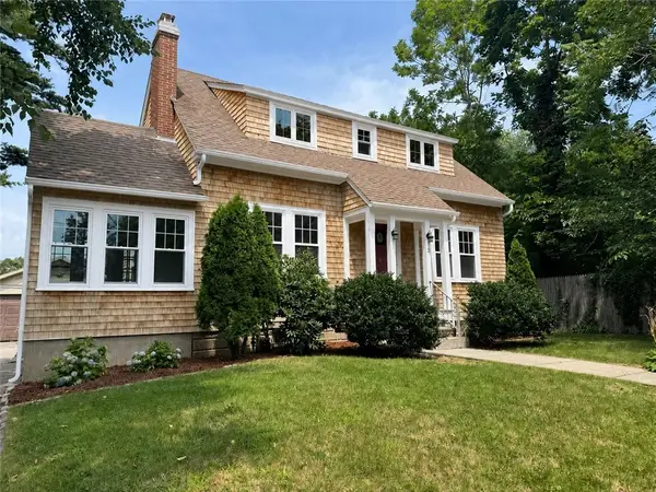 25 Kneeland Street, Cranston, RI 02905