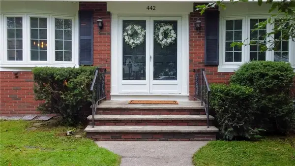 442 Eastview Avenue, Somerset, MA 02726