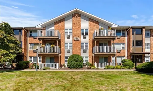 25 Bullocks Point Avenue, East Providence, RI 02915