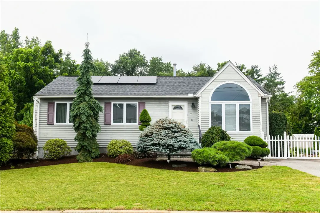 9 Mallory Court, Cranston, RI 02910 - #1