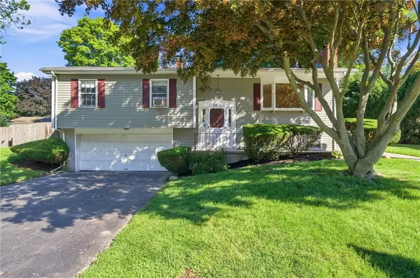31 Monica Drive, Cumberland, RI 02864