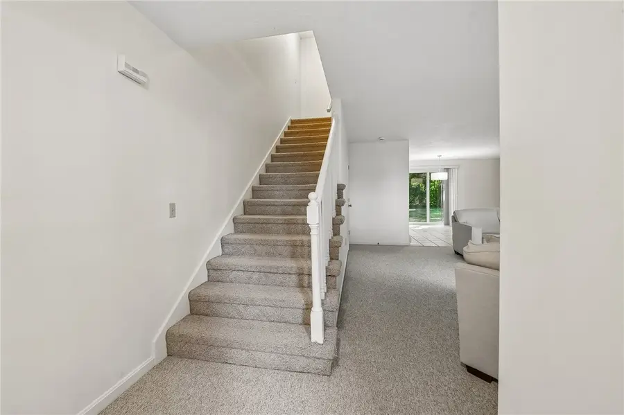 8 Cinnamon Lane, Saunderstown, RI 02874 - #3