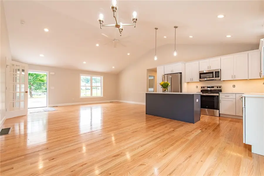 20 Eva Lane, Cranston, RI 02921 - #3
