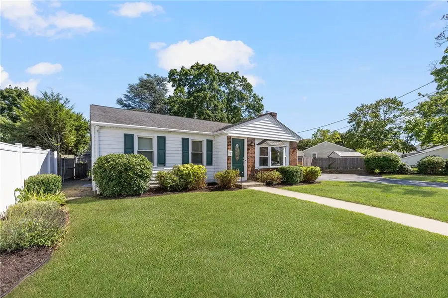 7 Woodbine Street, Riverside, RI 02915 - #2