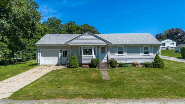 40 Church Street, Tiverton, RI 02878