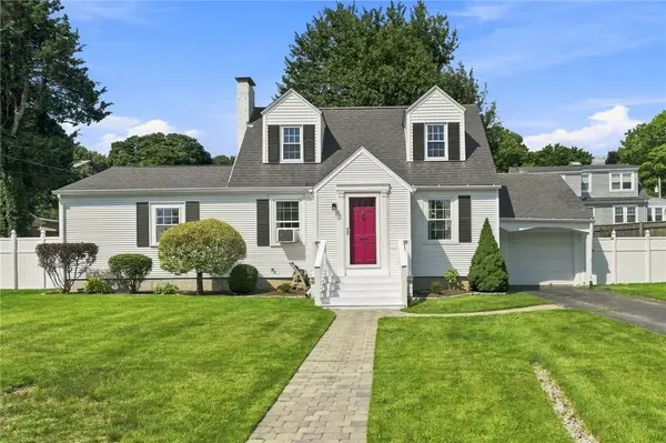 17 Ledge Road, East Greenwich, RI 02818
