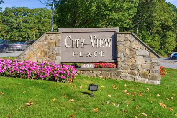 400 Meshanticut Valley Parkway #16, Cranston, RI 02920