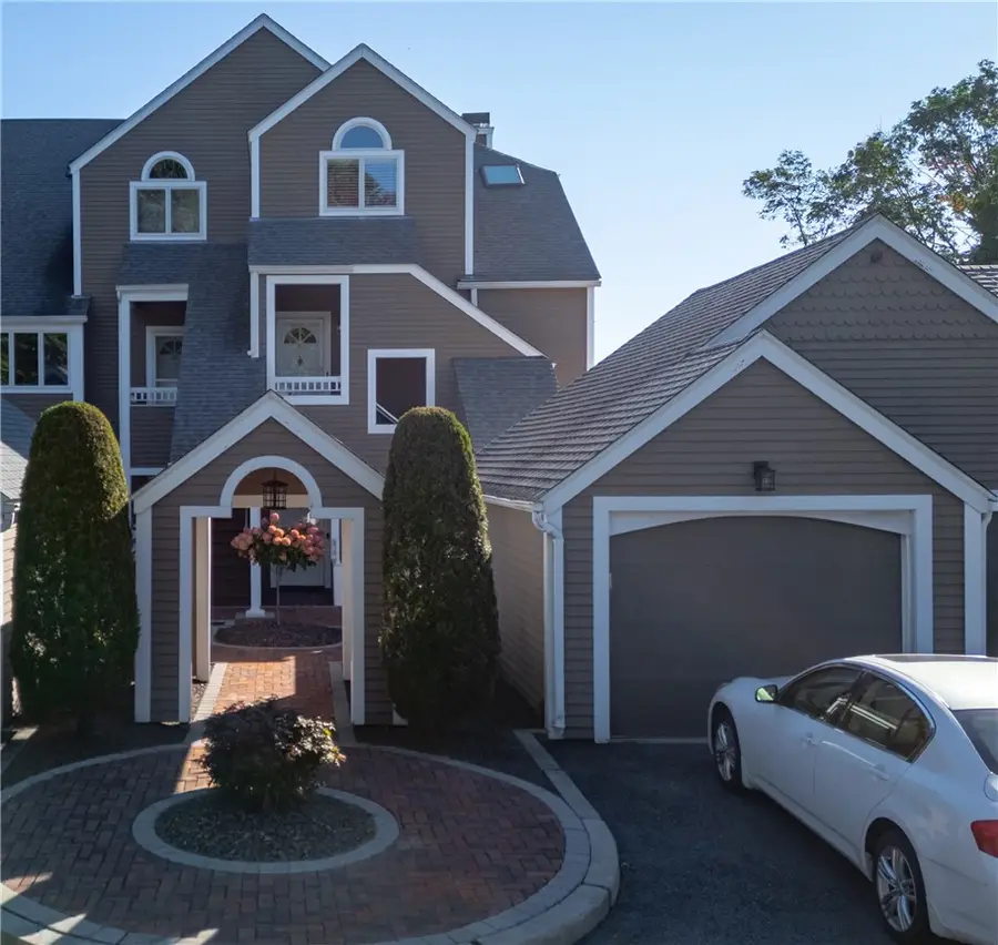 400 Meshanticut Valley Parkway #16, Cranston, RI 02920 - #2