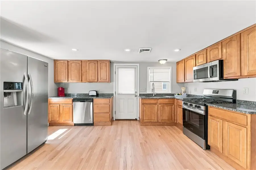 31 Glossop Street, Providence, RI 02911 - #3