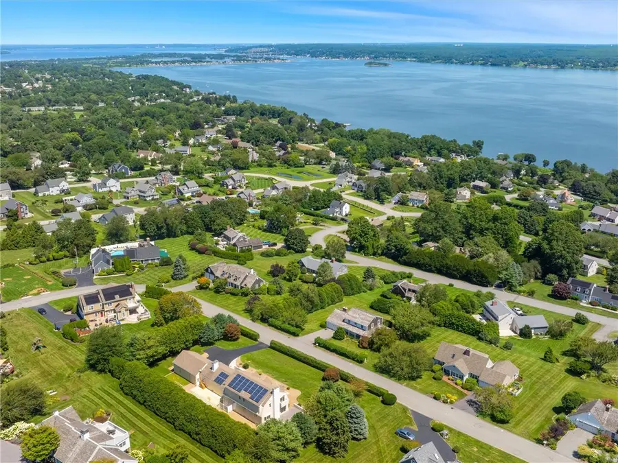 95 Holman Street, Portsmouth, RI 02871 - #2