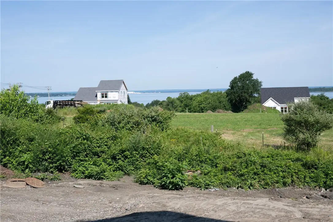 45 Bunker Hill Crossing, Portsmouth, RI 02871 - #1