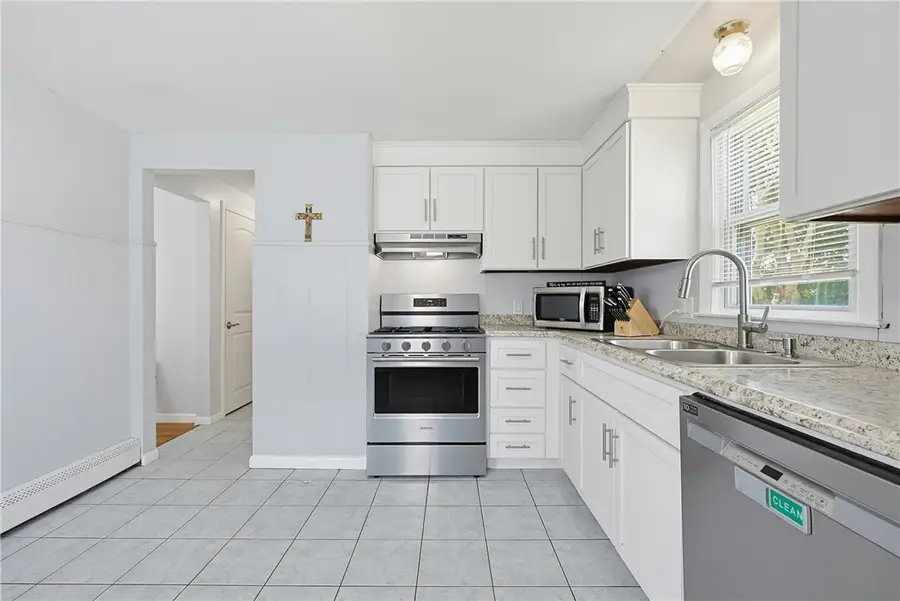 30 Briggs Street, Cranston, RI 02920 - #3