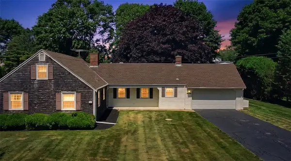 5 South Drive, Middletown, RI 02842