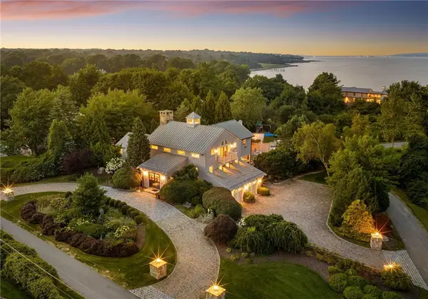 464 Black Point Lane, Portsmouth, RI 02871