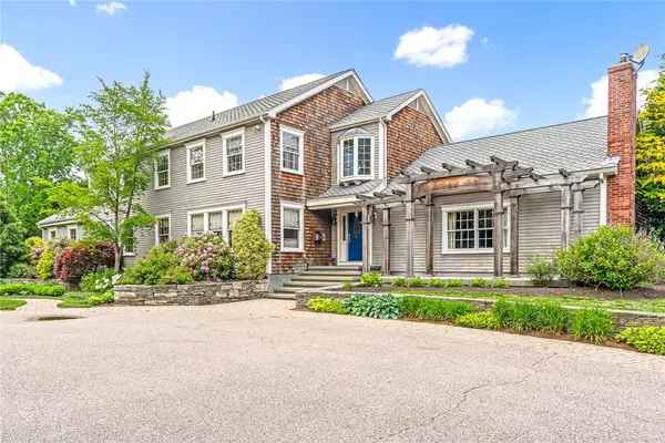 74 Oakwoods Drive, South Kingstown, RI 02879