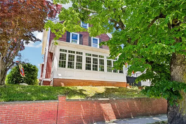 1061 Narragansett Boulevard, Cranston, RI 02905