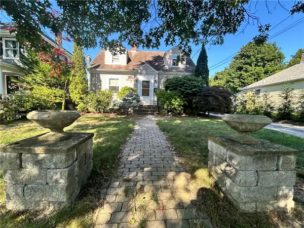 1217 Hope Street, Bristol, RI 02809