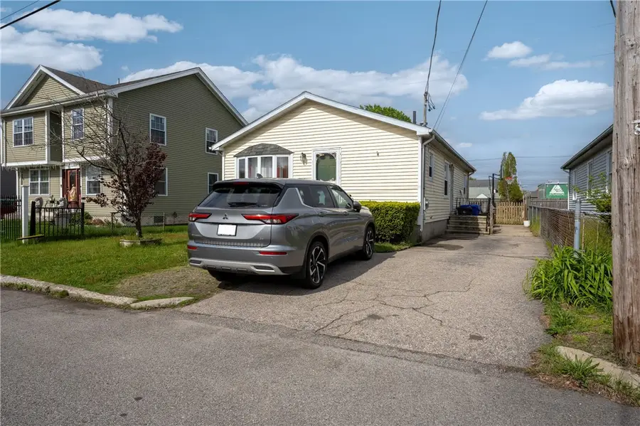 102 Kenmore Street, Pawtucket, RI 02861 - #3
