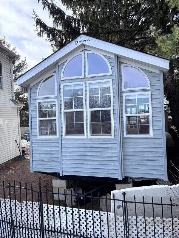 245 Manton Street, Pawtucket, RI 02861