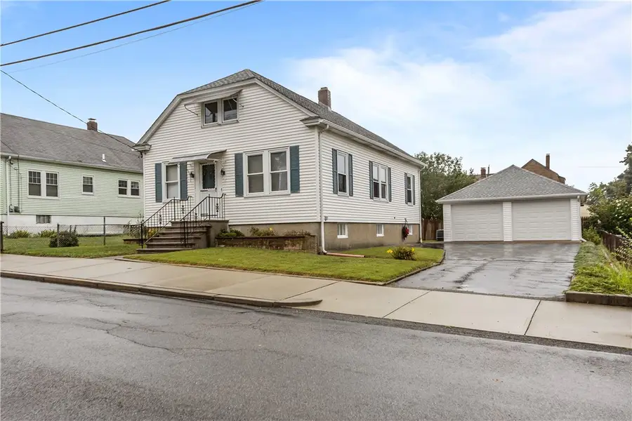33 Hillcrest Avenue, Pawtucket, RI 02860 - #2