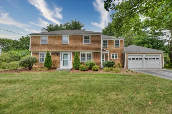 8 Lee Road, Barrington, RI 02806