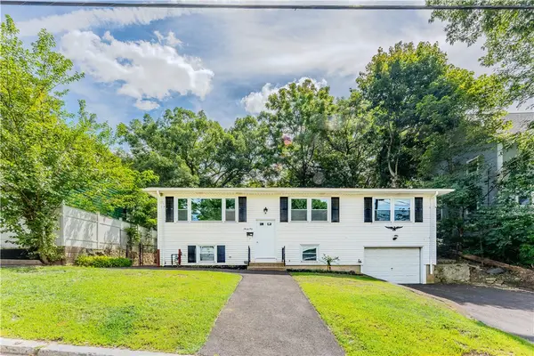 31 Ridgeway Avenue, Providence, RI 02909