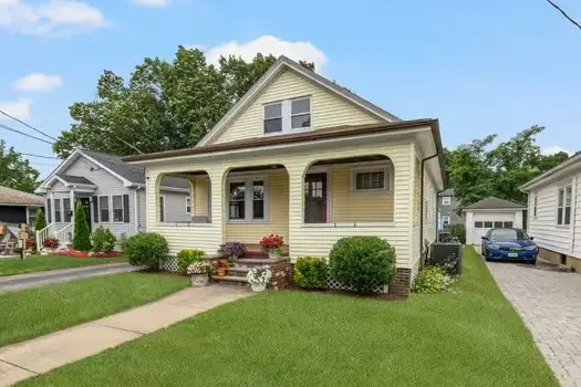 76 Myrtle Avenue, Cranston, RI 02910