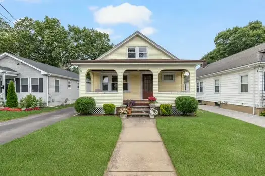 76 Myrtle Avenue, Cranston, RI 02910 - #2