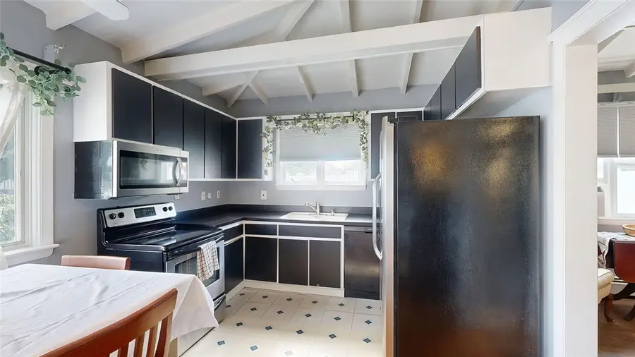 211 Toledo Avenue, Pawtucket, RI 02860 - #3