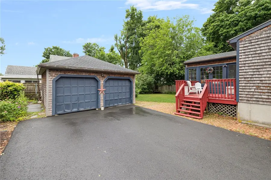 11 Coombs Street, Rumford, RI 02916 - #3