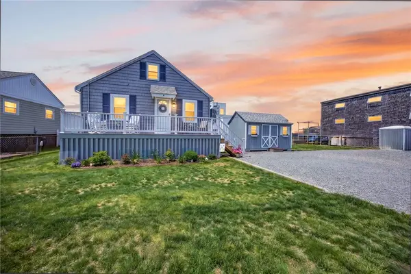 6 Arbeth Avenue, Narragansett, RI 02882