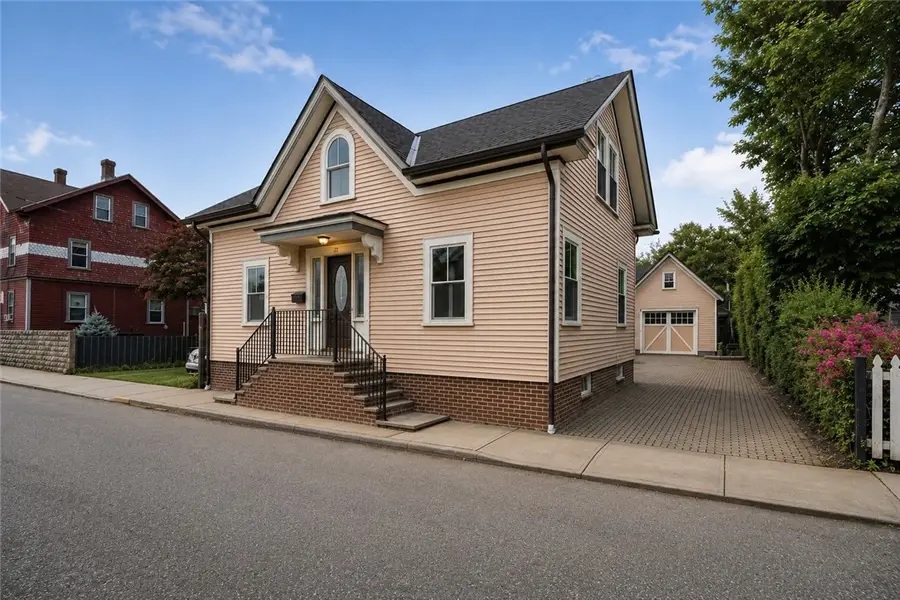 21 Elm Street, Newport, RI 02840 - #2