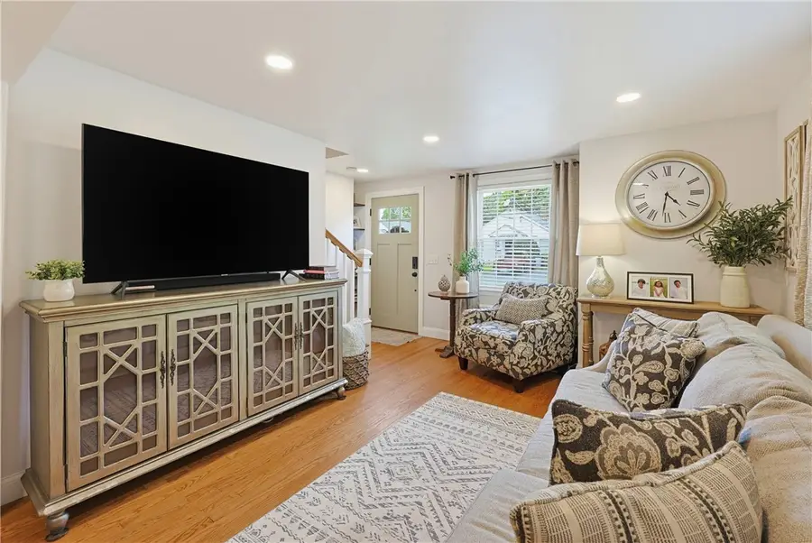 7 Whipple Avenue, Barrington, RI 02806 - #3