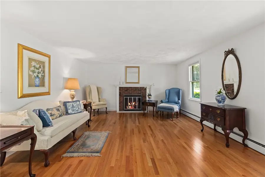 46 Middle Road, East Greenwich, RI 02818 - #2