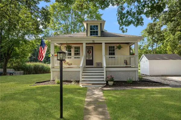 34 Wuddall Avenue, Warwick, RI 02889