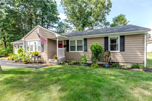 27 Centennial Street, Warwick, RI 02886