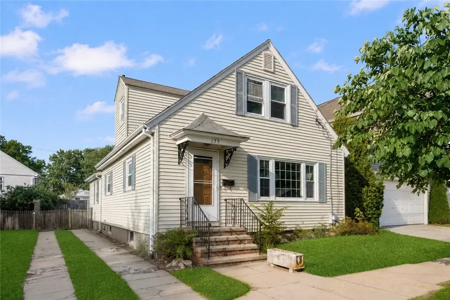 135 Sandringham Avenue, Providence, RI 02908 - #2