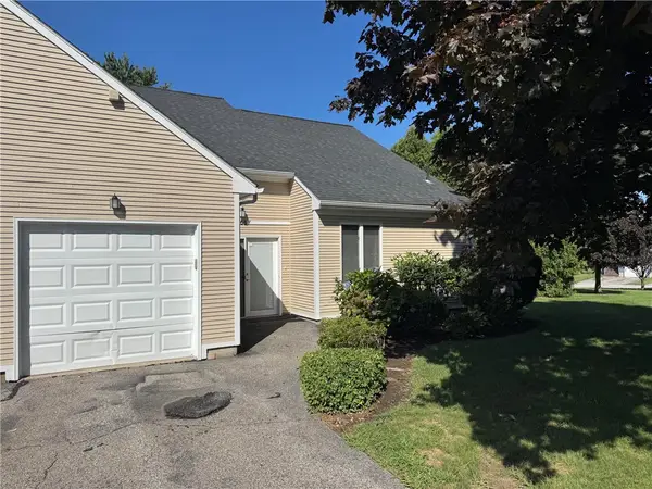 66 Nipmuc Trail #F, North Providence, RI 02904