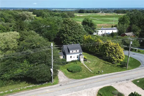318 Mitchells Lane, Middletown, RI 02842