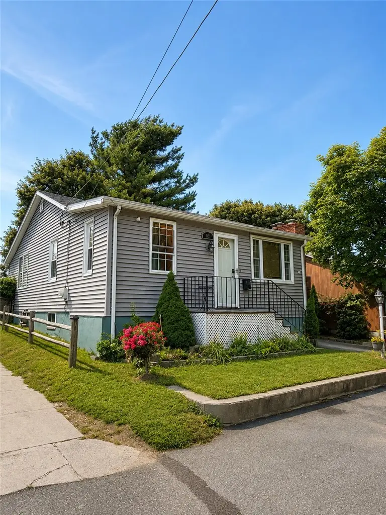97 Spring Avenue, Barrington, RI 02806 - #2