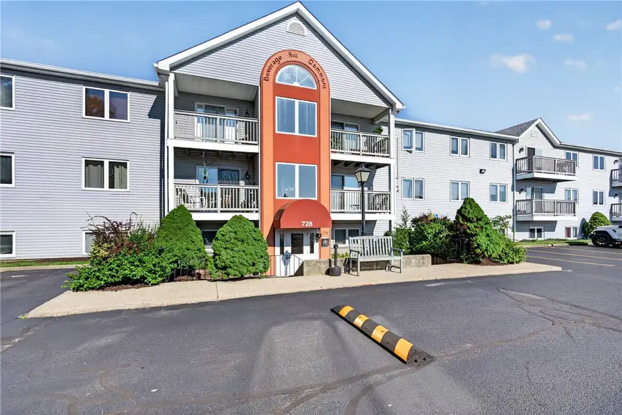 728 Beverage Hill Avenue #17, Pawtucket, RI 02861 - #3