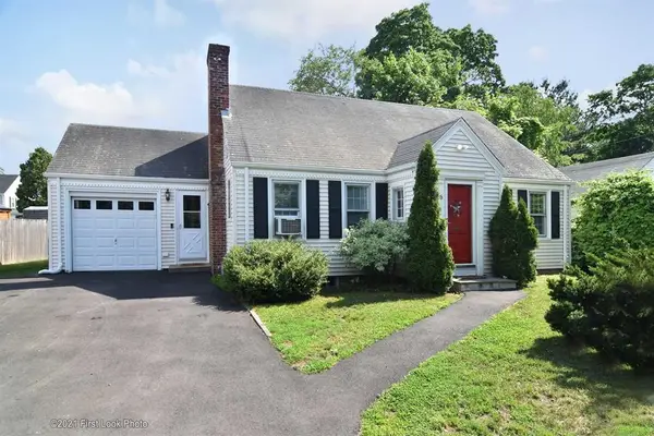 6 Roseland Court, East Providence, RI 02915